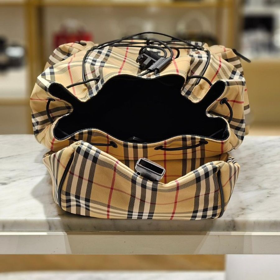 Burberry 80701191 Murray 格紋尼龍後背包【促銷品】-4