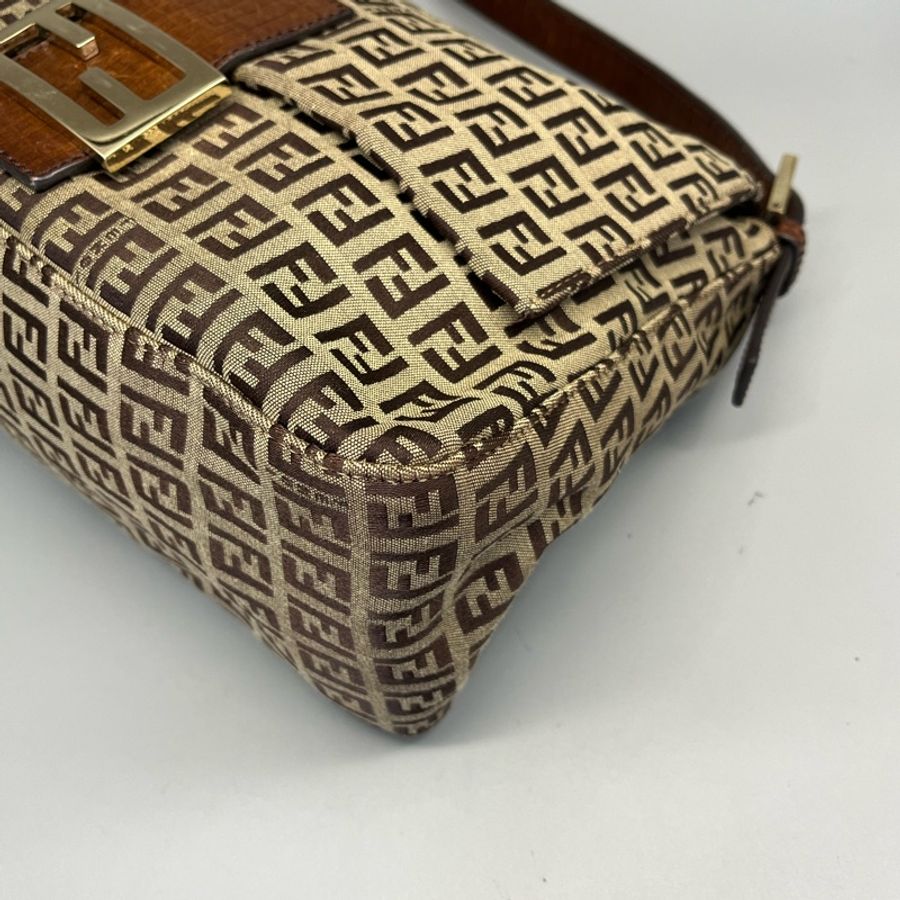 🏷️ Fendi 媽媽包-4