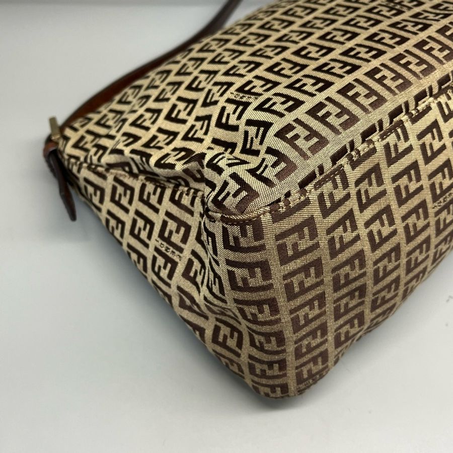 🏷️ Fendi 媽媽包-5