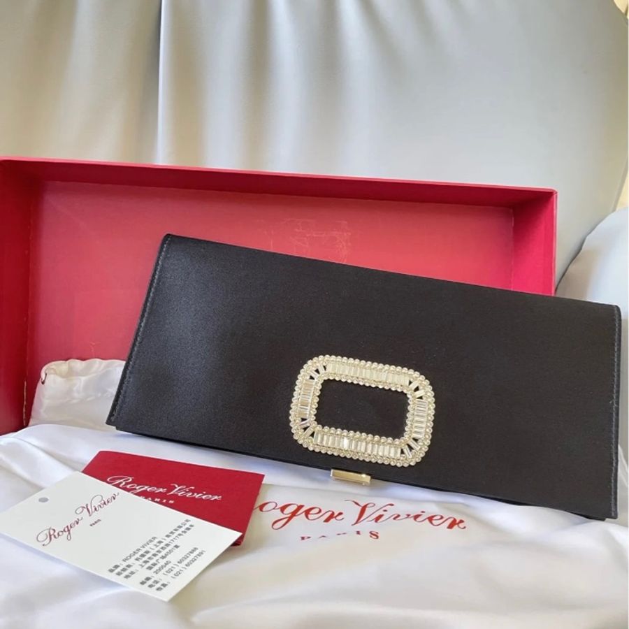 Roger Vivier 黑色緞面方型鑽款晚宴包-1