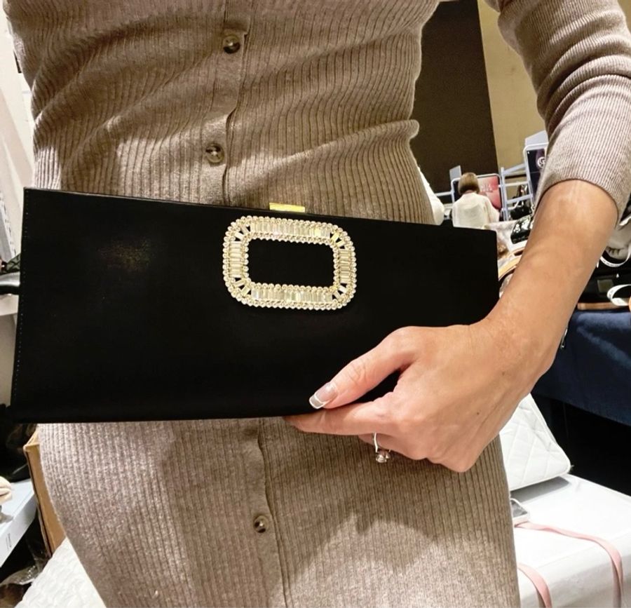 Roger Vivier 黑色緞面方型鑽款晚宴包-5