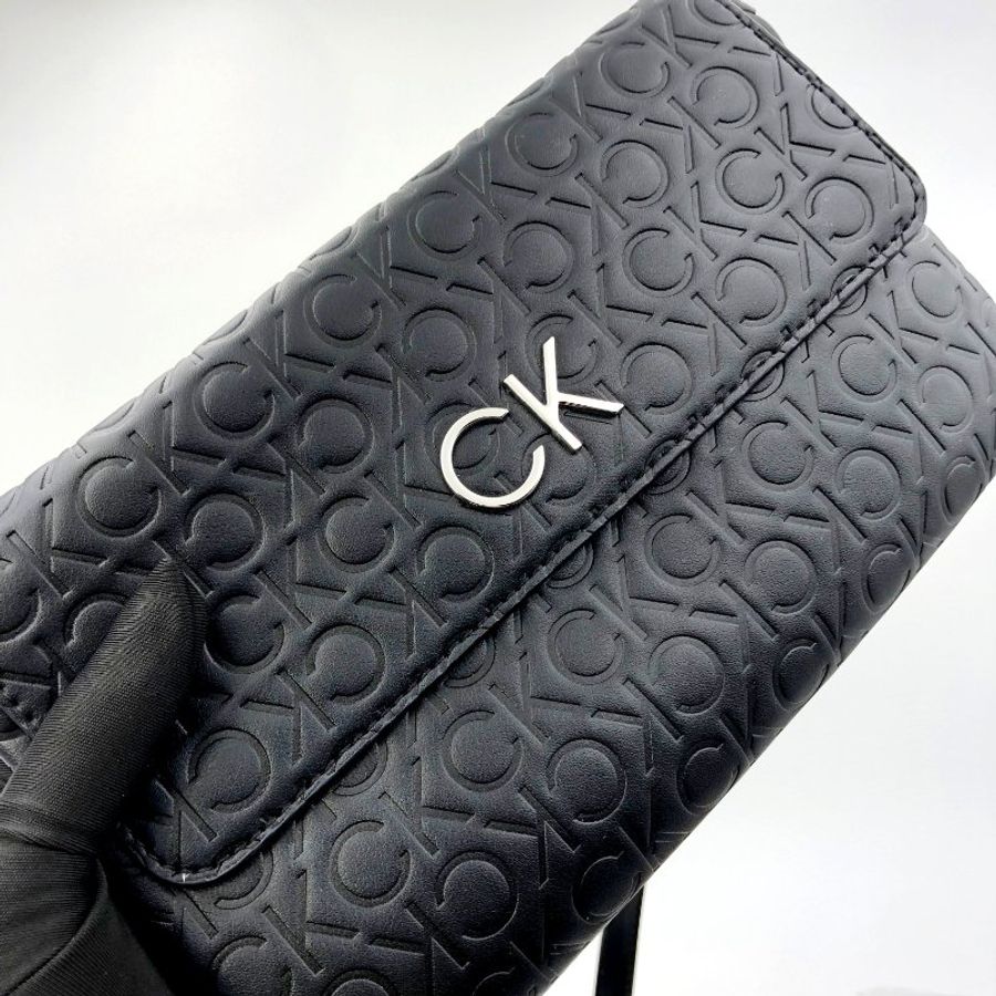 【極新】稀有款 Calvin Klein,CK LOGO壓紋雙層斜背包,肩背包,隨身包,手拿包,女包,逛街包,二手真品,正品,現貨-3