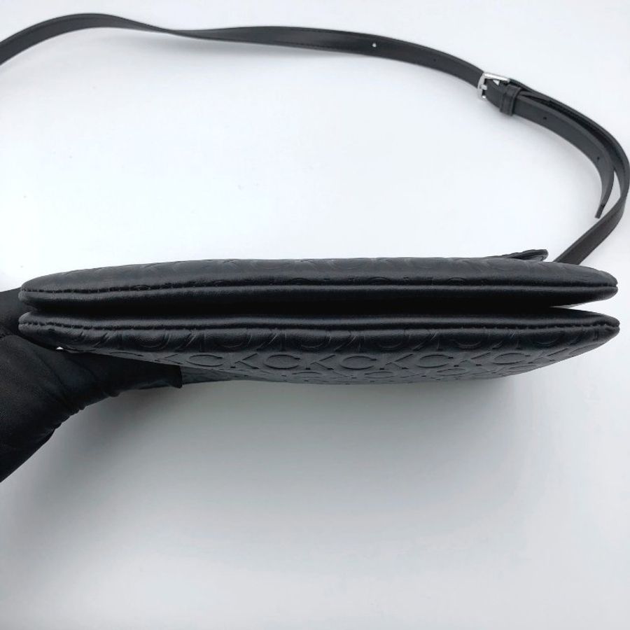 【極新】稀有款 Calvin Klein,CK LOGO壓紋雙層斜背包,肩背包,隨身包,手拿包,女包,逛街包,二手真品,正品,現貨-7
