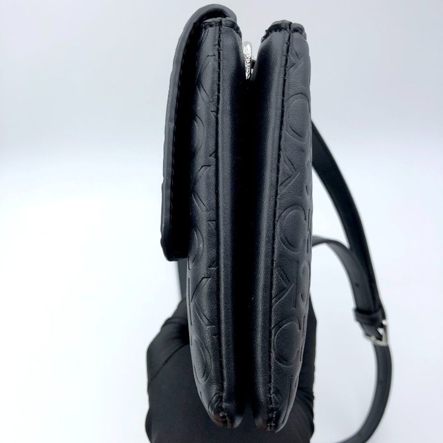 【極新】稀有款 Calvin Klein,CK LOGO壓紋雙層斜背包,肩背包,隨身包,手拿包,女包,逛街包,二手真品,正品,現貨-8