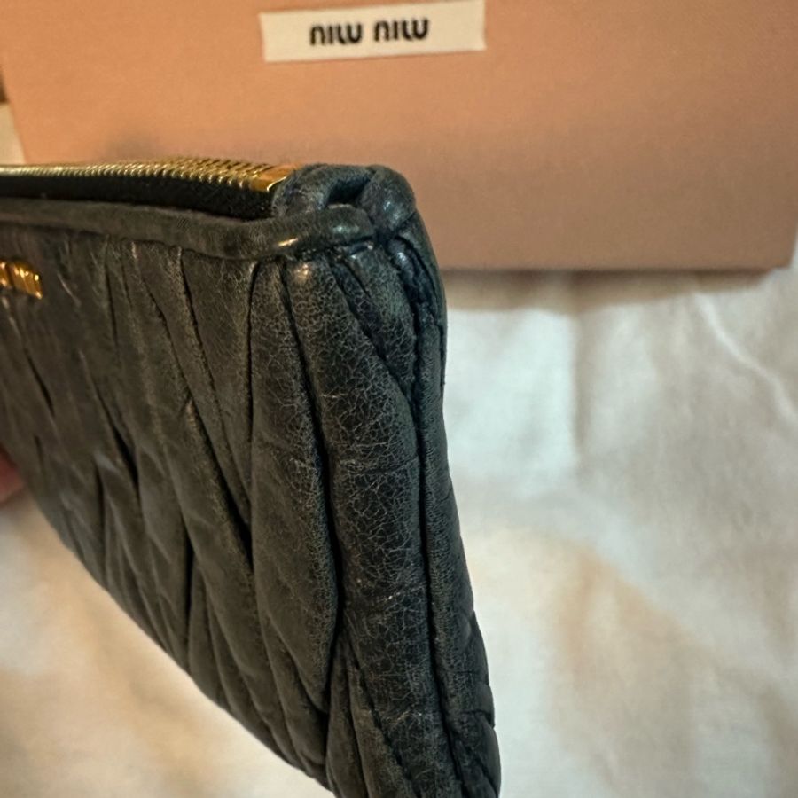 專櫃正品 MIU MIU 復古皮材質款單鏈薄長夾 藍色-3