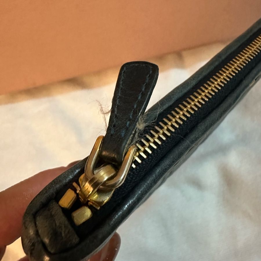 專櫃正品 MIU MIU 復古皮材質款單鏈薄長夾 藍色-20