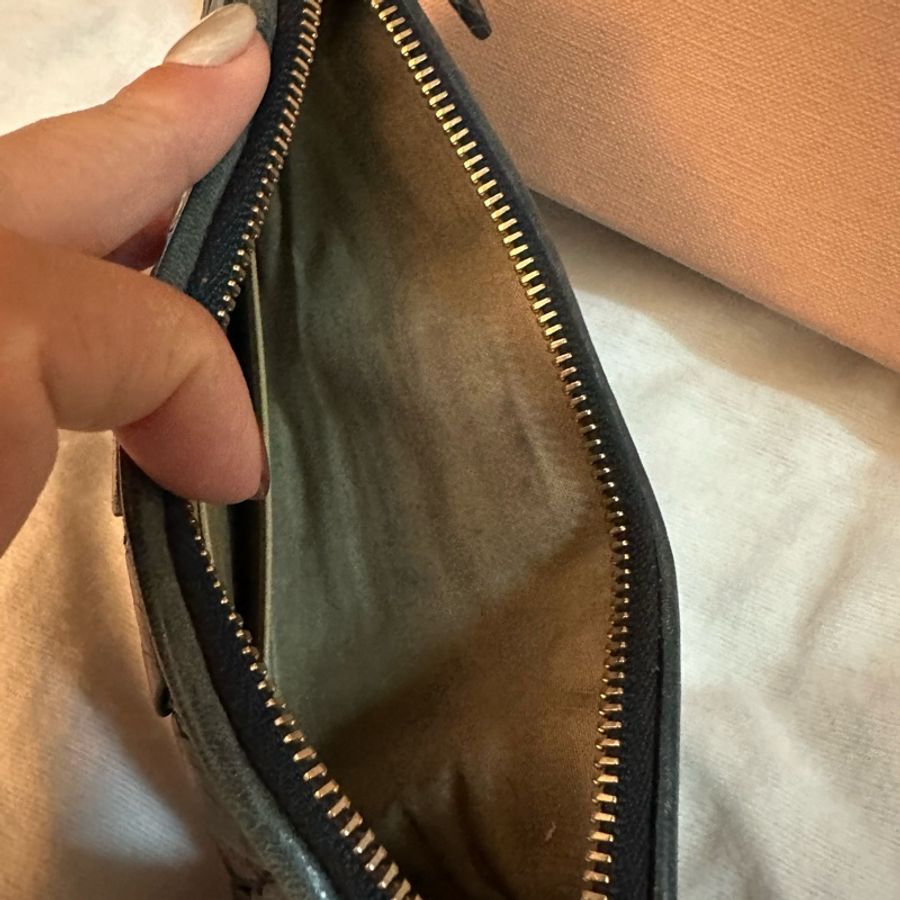 專櫃正品 MIU MIU 復古皮材質款單鏈薄長夾 藍色-30
