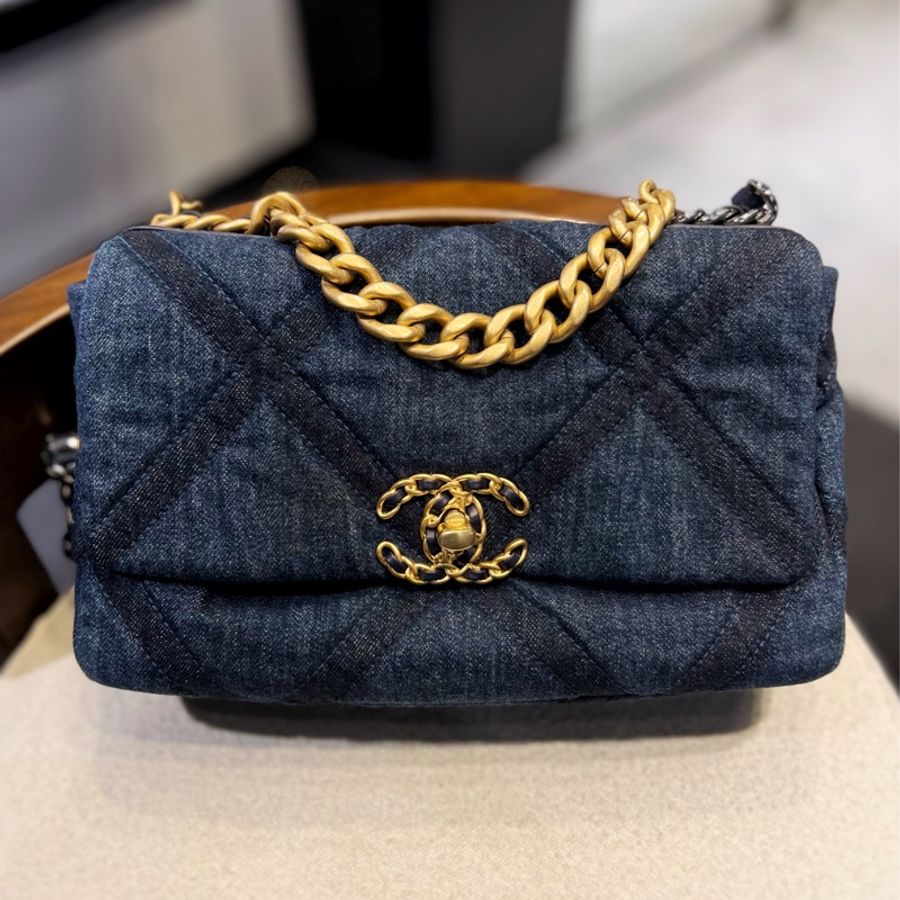 ► 全新 Chanel 19 牛仔包-0