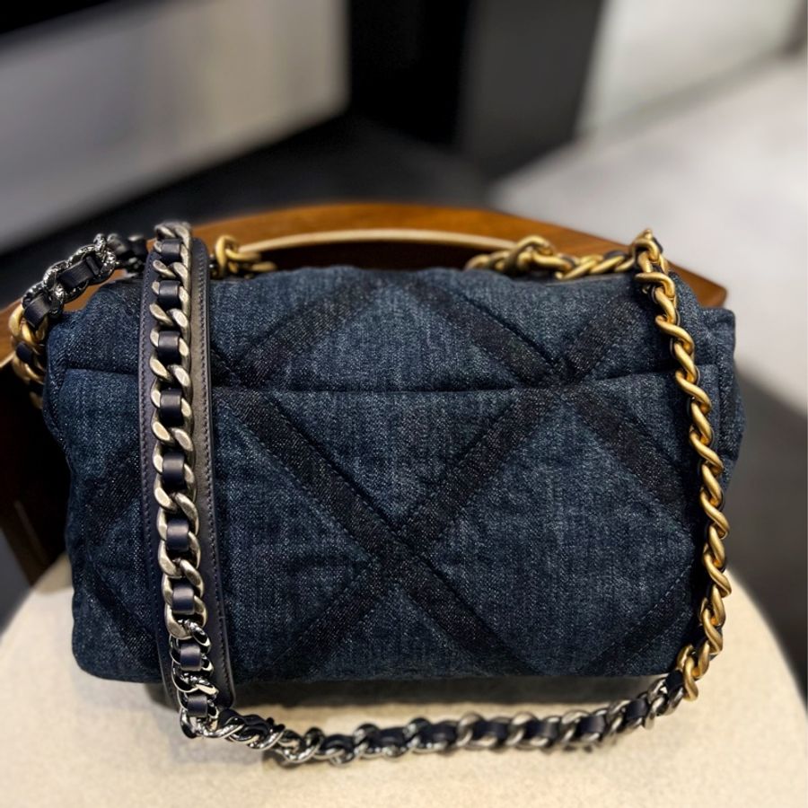 ► 全新 Chanel 19 牛仔包-1