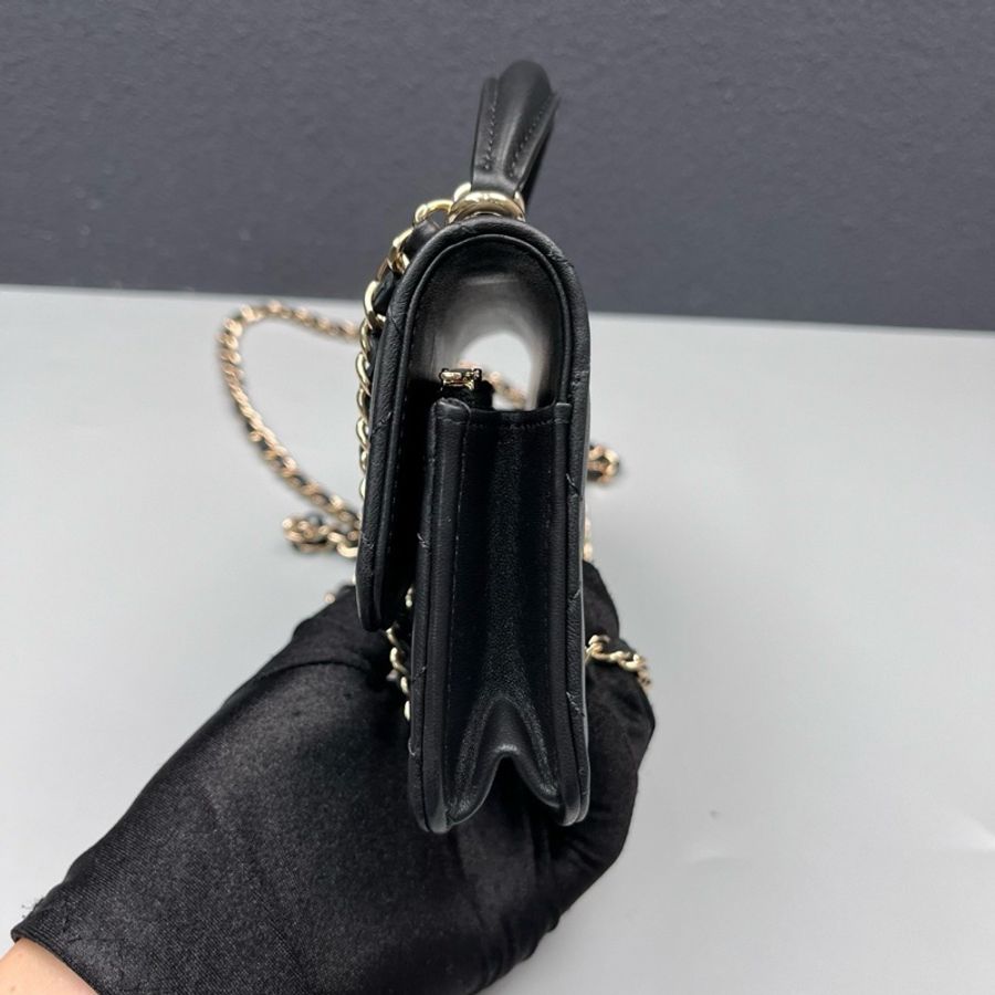Chanel 24p 黑金羊皮mini handle cf woc手柄款-7