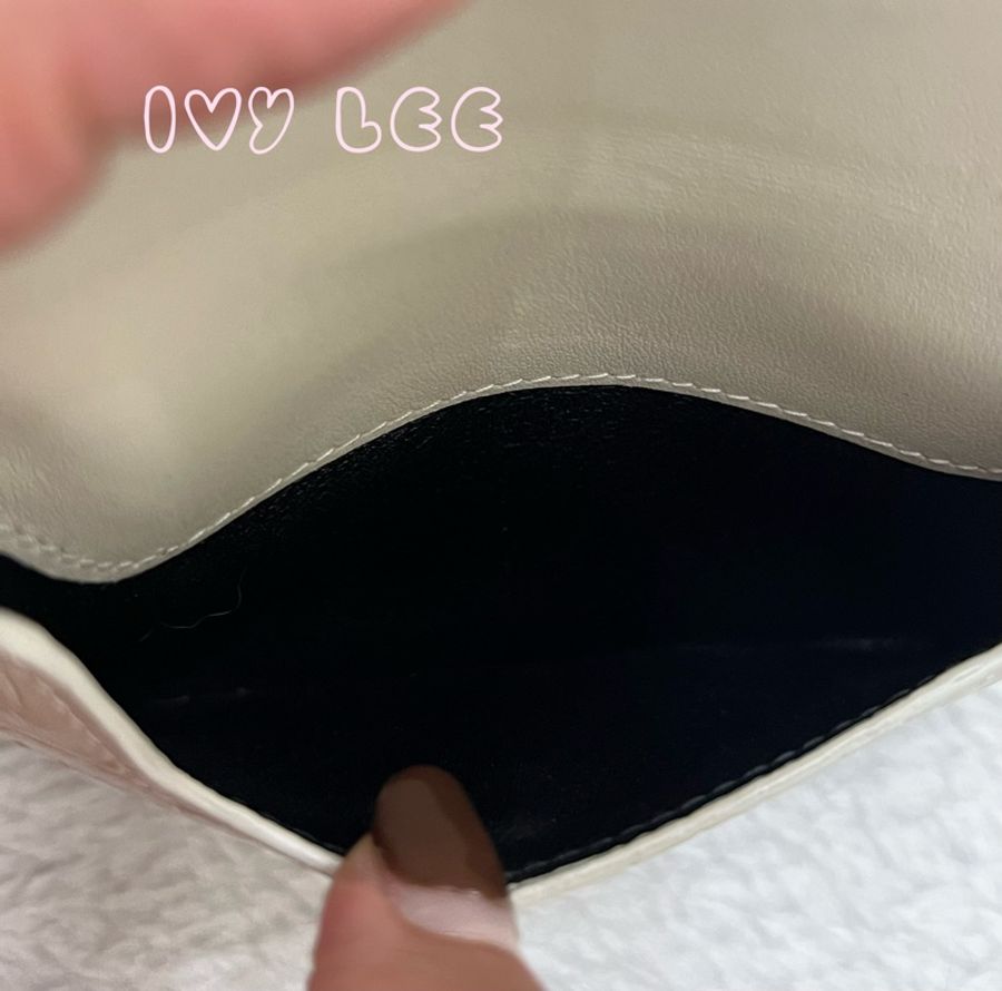 SAINT LAURENT 閃亮小牛皮鱷魚壓紋 Monogram Uptown 皮夾 白色復古短夾582296 二手精品-9
