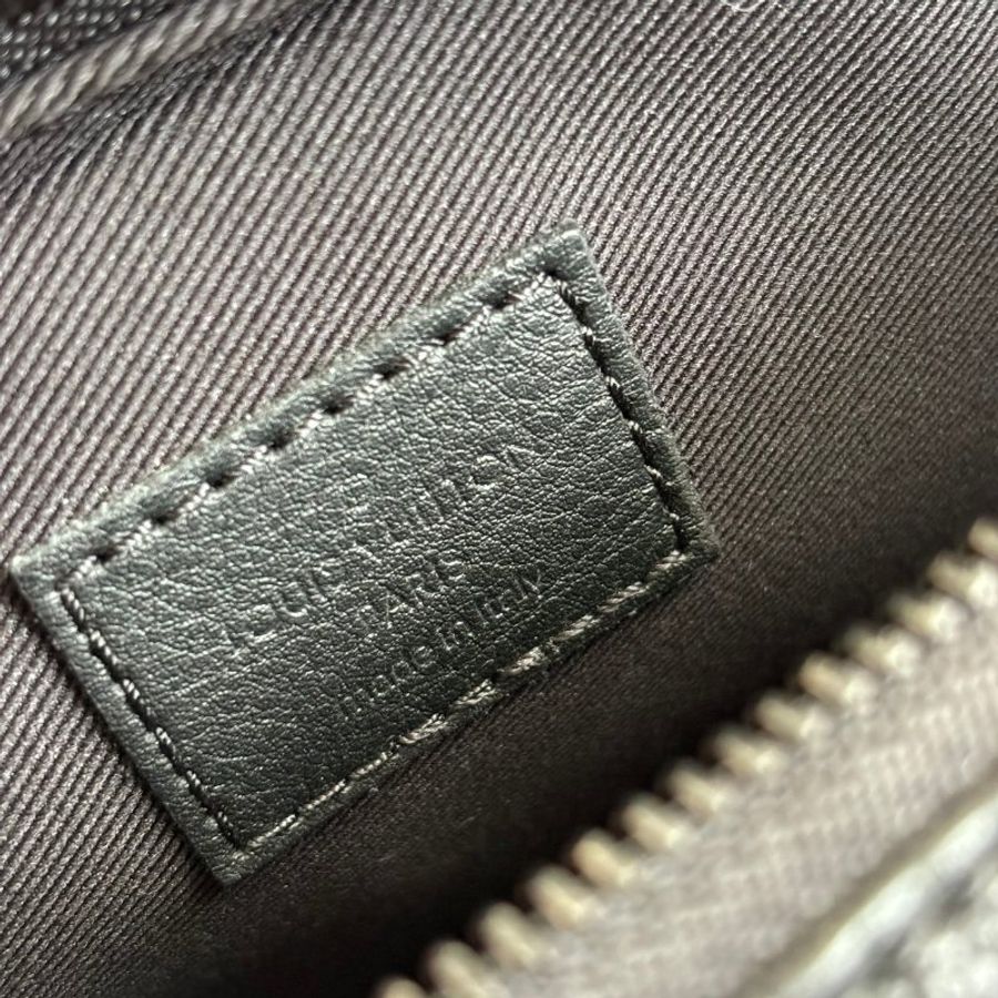 ::LOUIS VUITTON:: M82544 Alpha 可穿戴式錢包 黑色壓紋側背包-10
