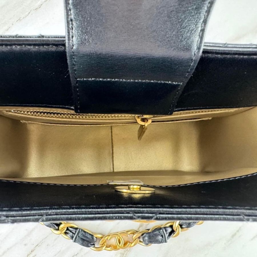 Chanel 24s 黑金 hobo bag 單肩包/腋下包-11
