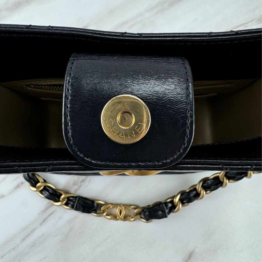 Chanel 24s 黑金 hobo bag 單肩包/腋下包-13