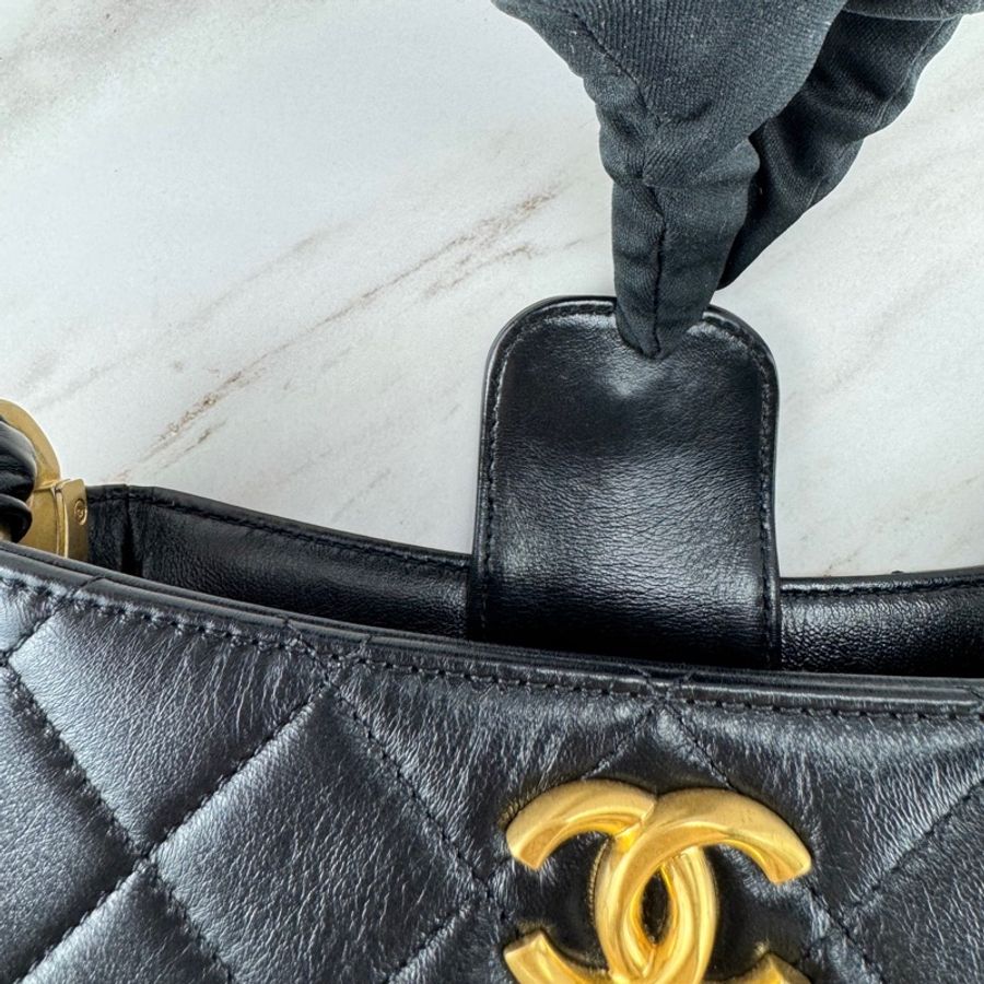 Chanel 24s 黑金 hobo bag 單肩包/腋下包-19