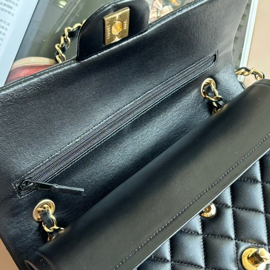 ::CHANEL:: 黑菱格羊皮金雙C COCO25-8