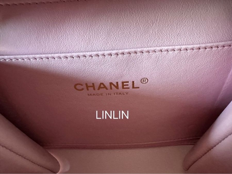 CHANEL 22S金屬鏤空手柄相機包-12