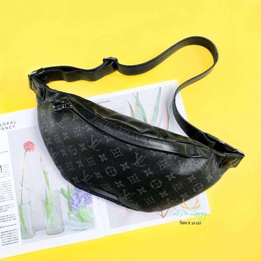 Louis Vuitton LV M46035 Discovery PM 黑灰字紋腰包-0
