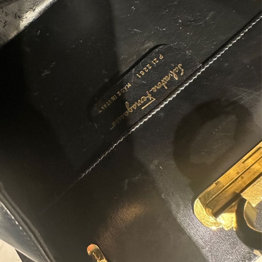Salvatore Ferragamo黑金馬蹄扣盒子Vintage老包-22
