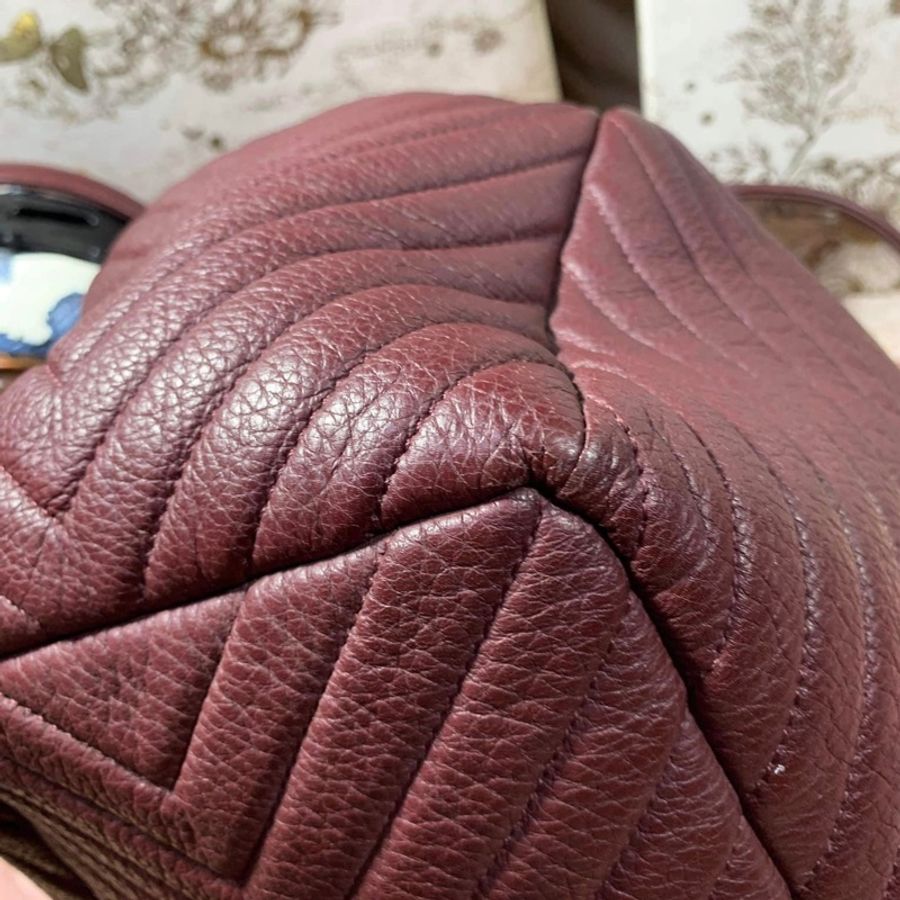 💥Chanel V紋雙C logo抽繩 鹿皮 酒紅色 水桶包(手提、側背、斜背)💥-16