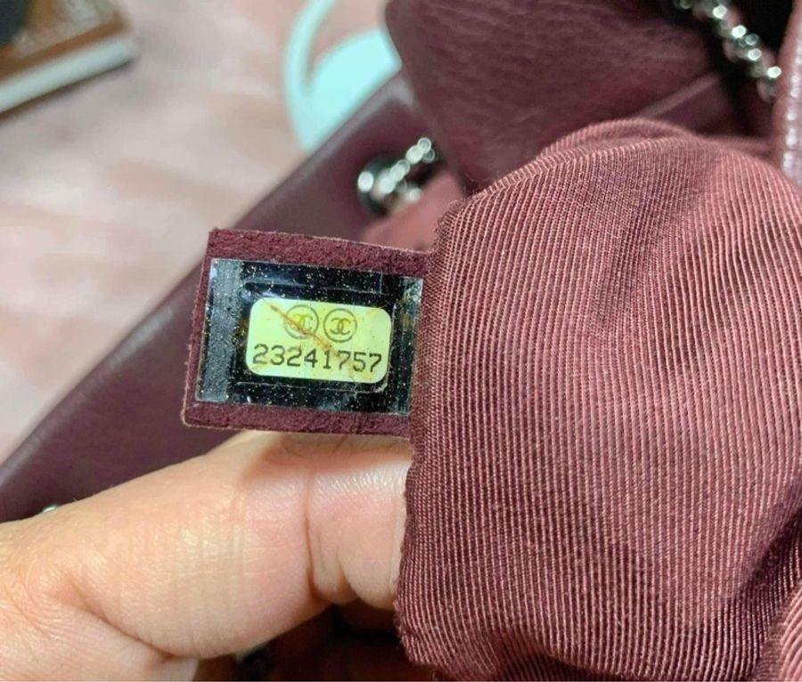 💥Chanel V紋雙C logo抽繩 鹿皮 酒紅色 水桶包(手提、側背、斜背)💥-24