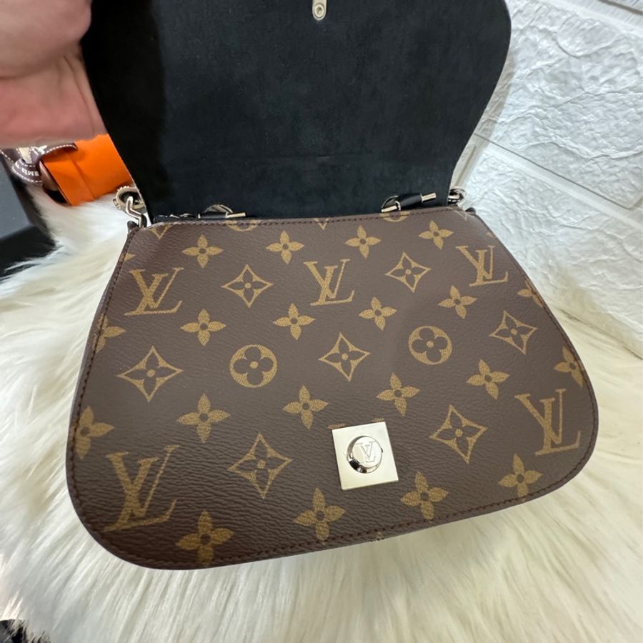 LV CHAINIT 限量走秀款 老花拼黑色 鎖頭包-15