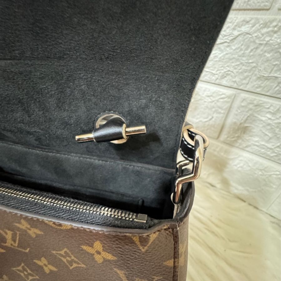 LV CHAINIT 限量走秀款 老花拼黑色 鎖頭包-17