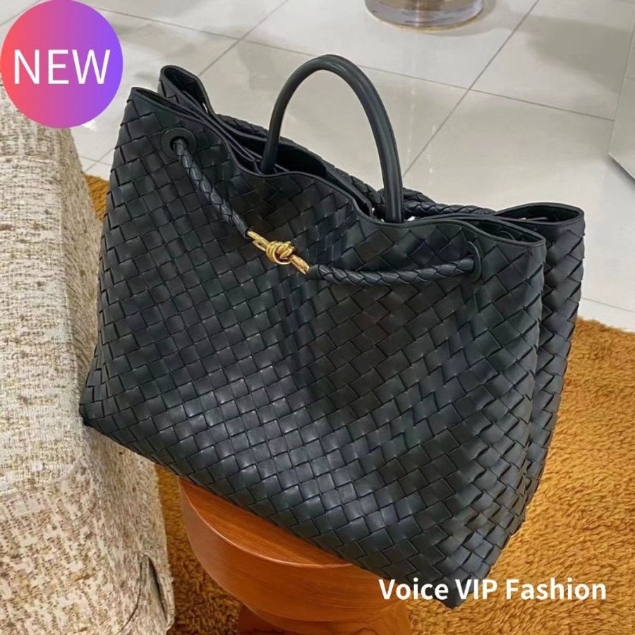 Bottega Veneta 766019 Andiamo 大款編織小羊皮包 黑色《當季專櫃正售★全新商品 》-0