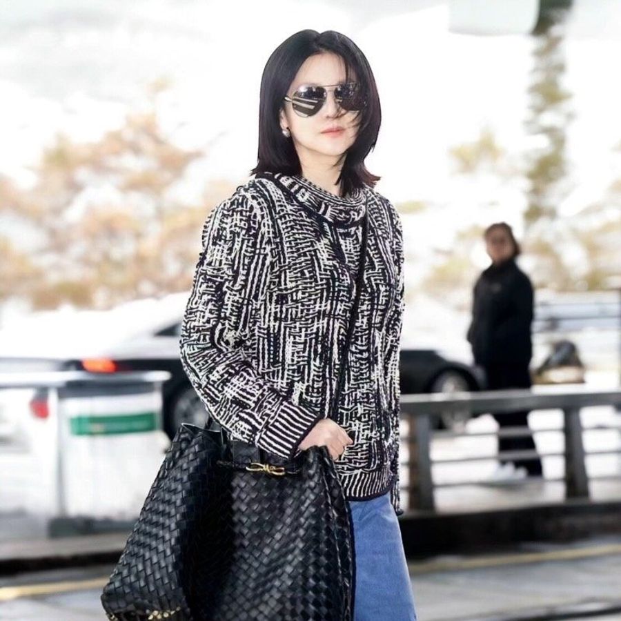 Bottega Veneta 766019 Andiamo 大款編織小羊皮包 黑色《當季專櫃正售★全新商品 》-7