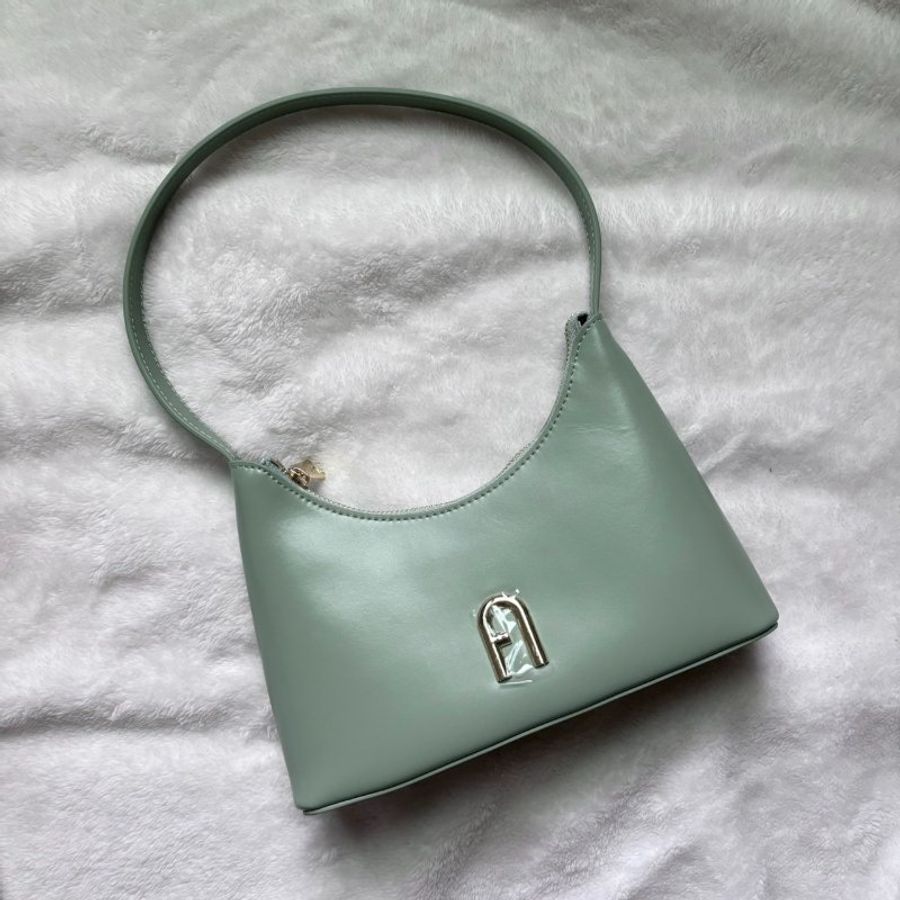 FURLA 芙拉 DIAMANTE 迷你肩背包 腋下包 牛油果綠 牛皮 真皮包包 肩背包(綠色)-0