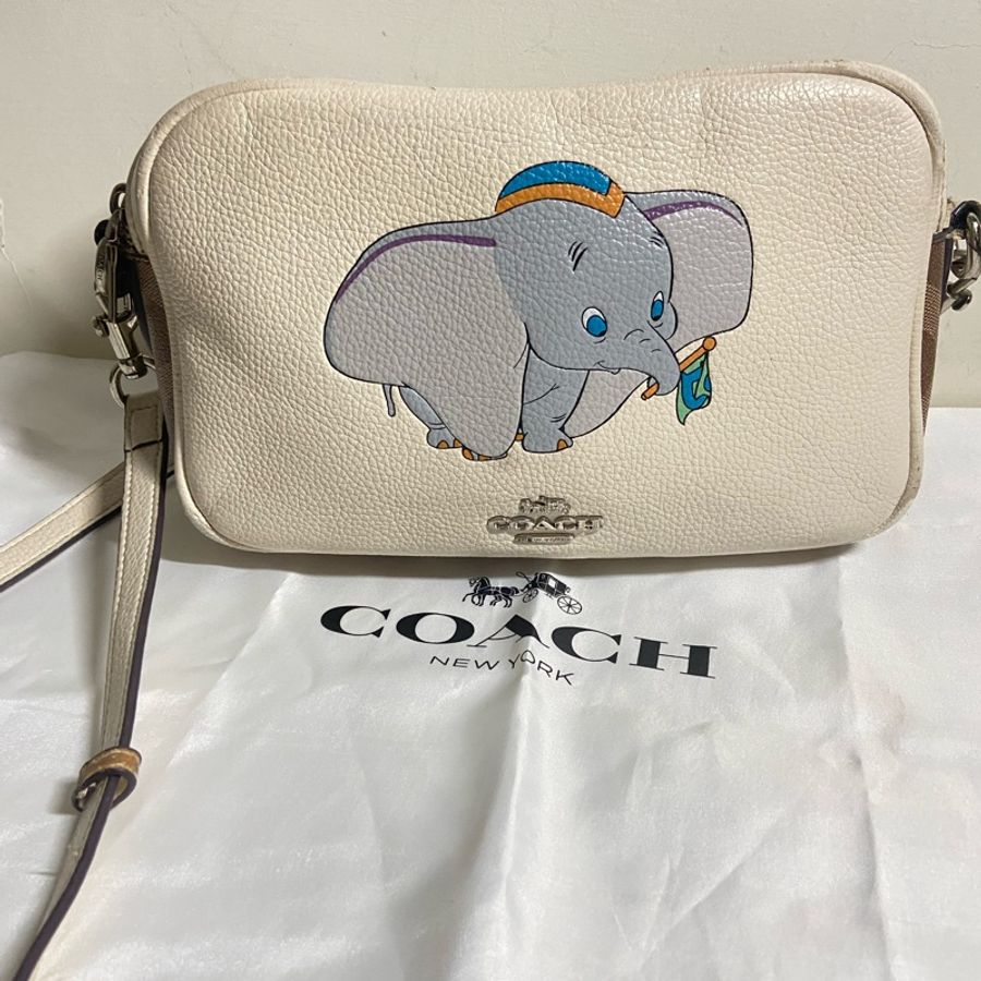 COACH x Disney 91118 迪士尼聯名款小飛象相機包-0