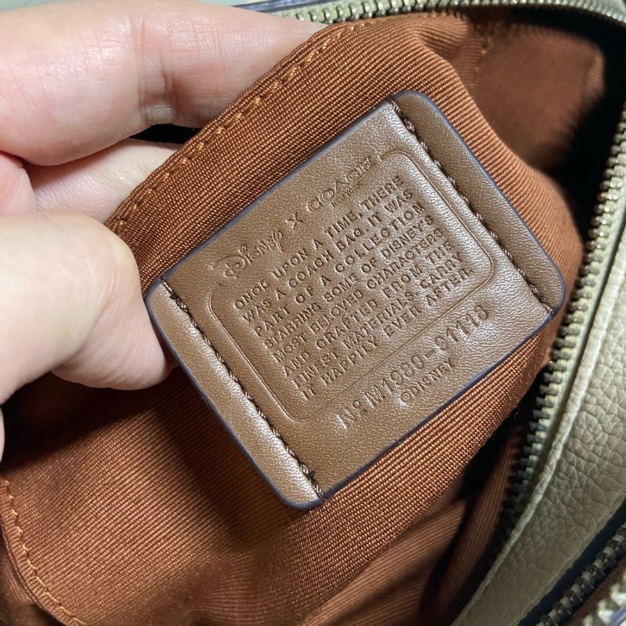 COACH x Disney 91118 迪士尼聯名款小飛象相機包-32