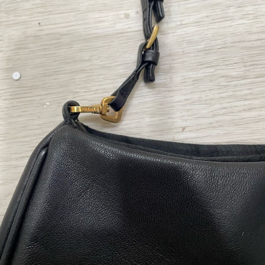 NOW BAGS｜【二手現貨】Prada Vintage 黑金腋下包-9