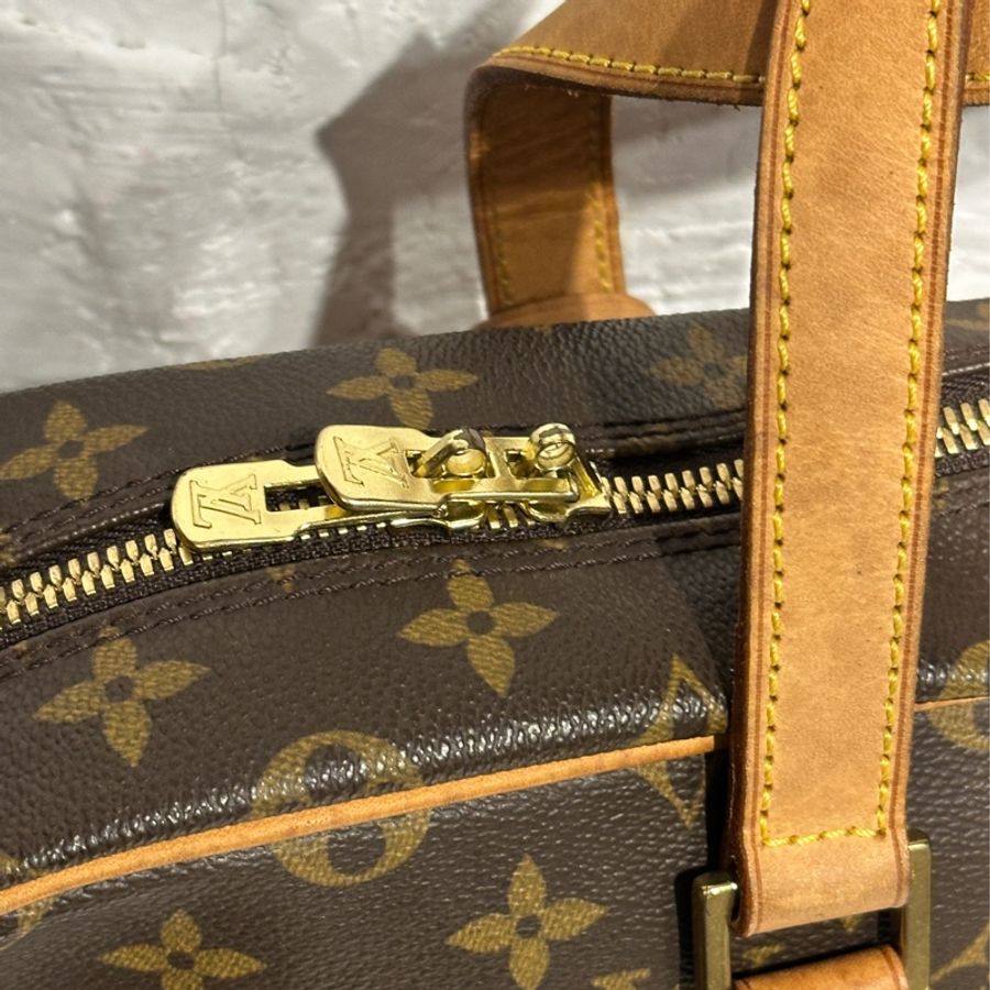 LOUIS VUITTON 2004 PORTE DOCUM商務包-19