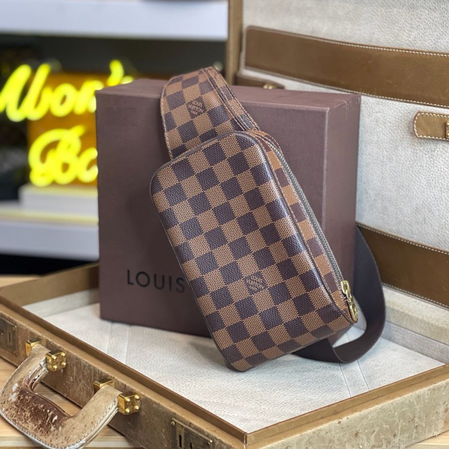 上架作業中 Louis Vuitton Damier棋盤方塊胸口腰包/胸口包🤎超棒貨色-0