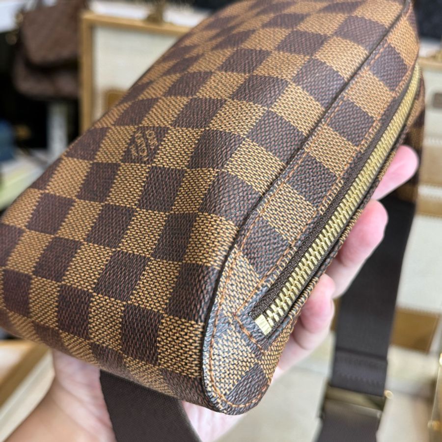 上架作業中 Louis Vuitton Damier棋盤方塊胸口腰包/胸口包🤎超棒貨色-4