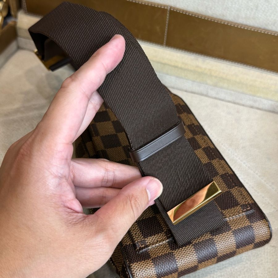 上架作業中 Louis Vuitton Damier棋盤方塊胸口腰包/胸口包🤎超棒貨色-14