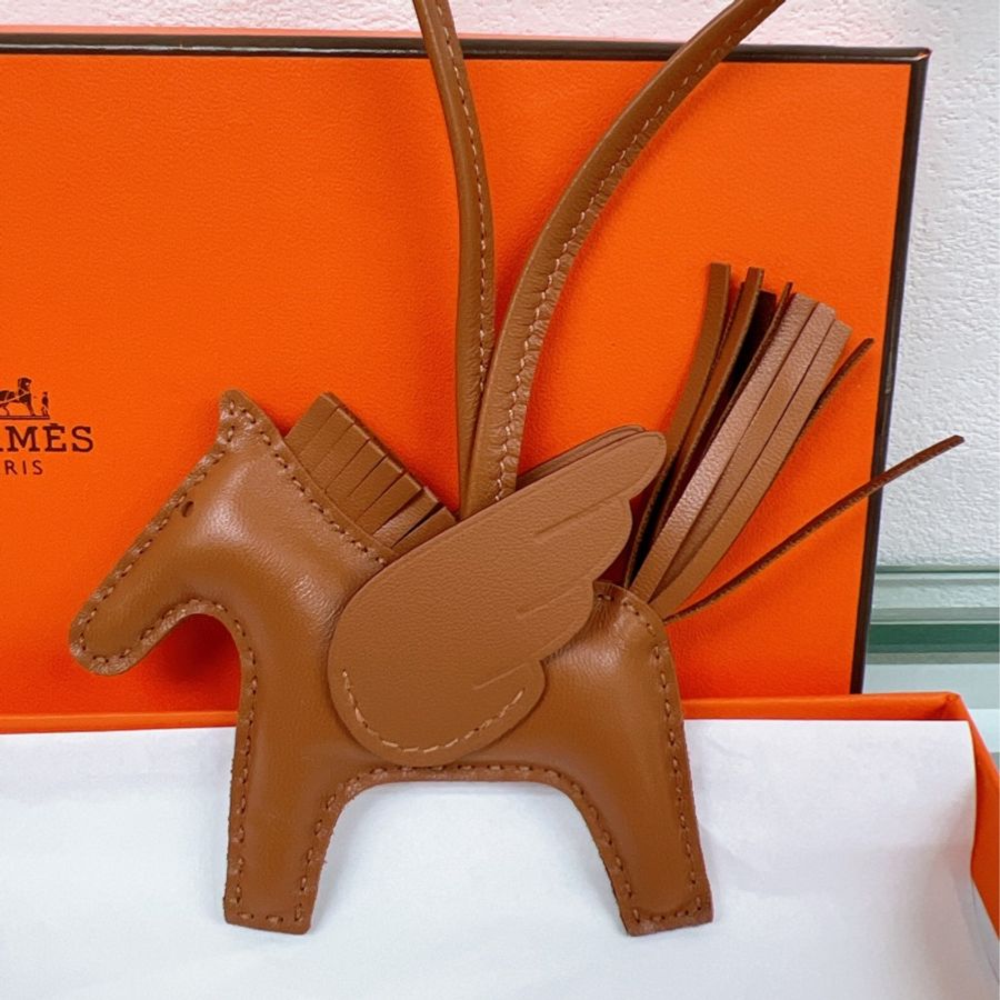 全新✨Hermes rodeo pegase 金棕色飛馬包包吊飾-1