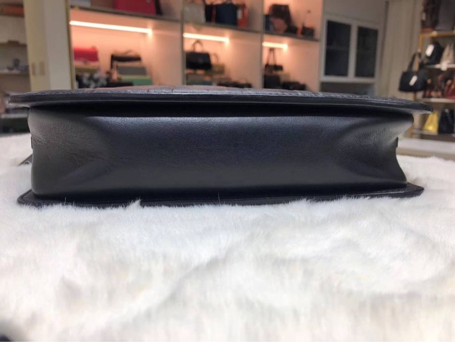 fendi 芬迪 郵差包 黑色壓印經典FF logo O483-5