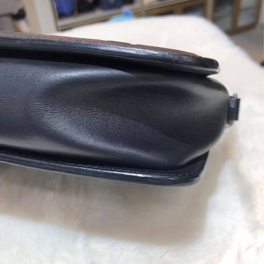 fendi 芬迪 郵差包 黑色壓印經典FF logo O483-15
