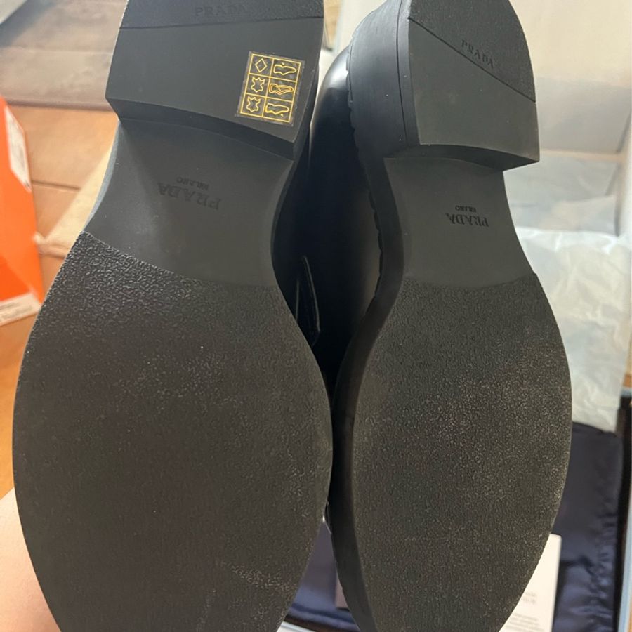 Prada 樂福鞋,全新未穿,好搭配的單品,尺寸39,38寬腳板可以-2