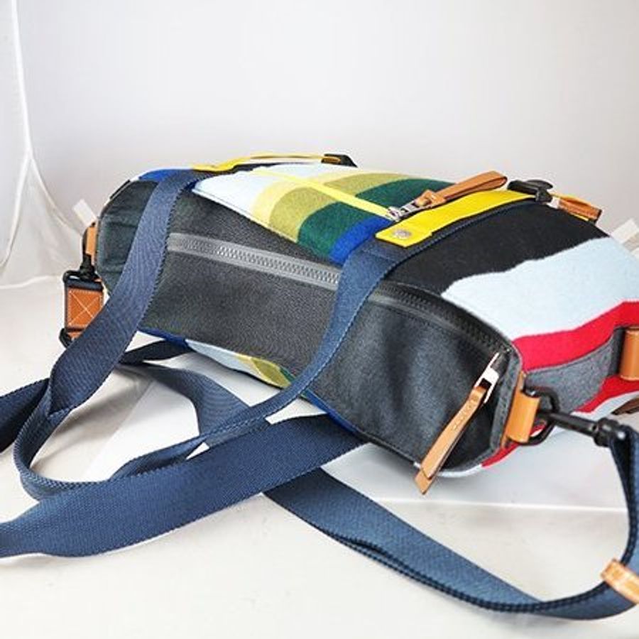 已售出 ● LOEWE 彩虹羊毛條紋托特二用包 335.60.U42日本製造-2
