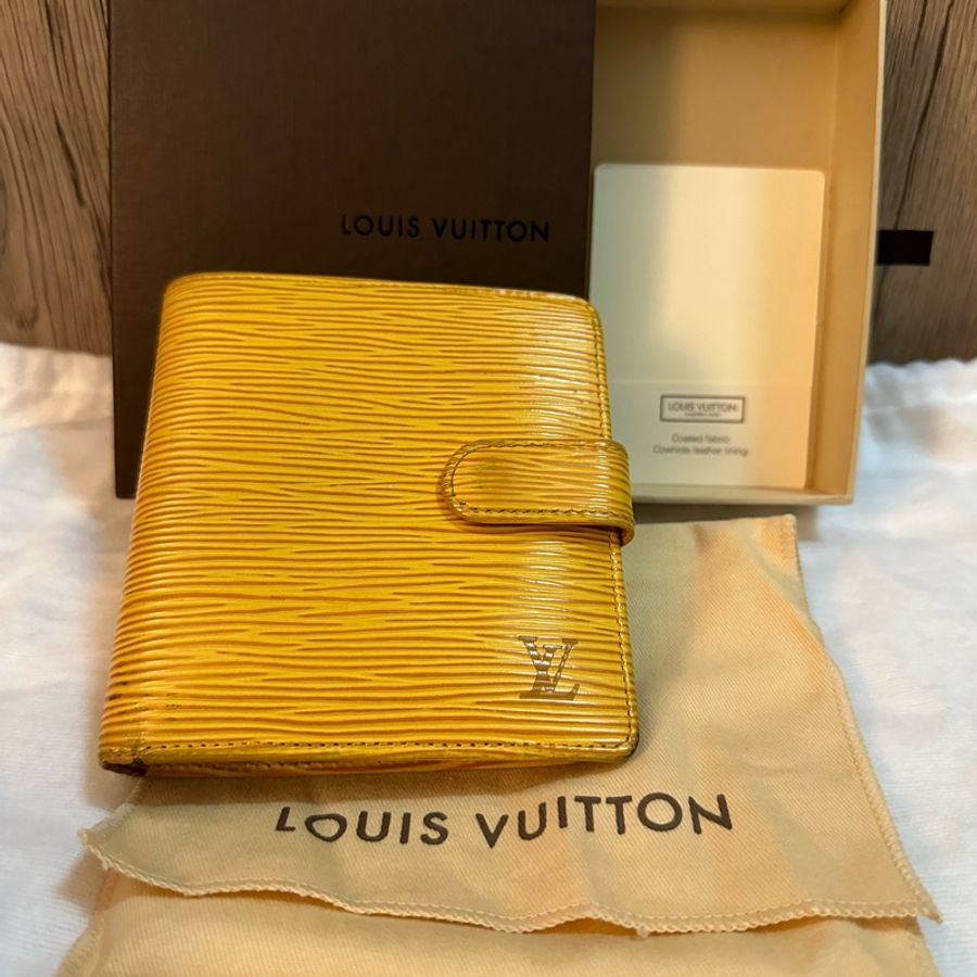 專櫃正品 LOUIS VUITTON EPI 水波紋 黃紫色 短夾-0