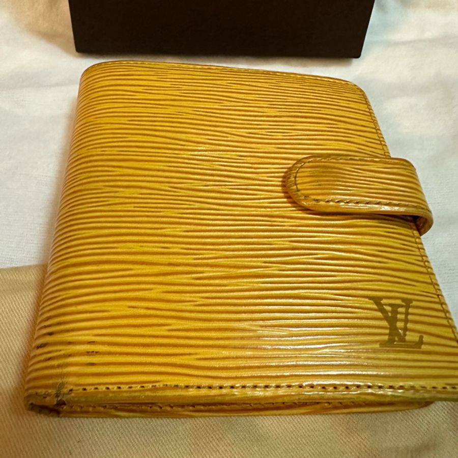 專櫃正品 LOUIS VUITTON EPI 水波紋 黃紫色 短夾-9
