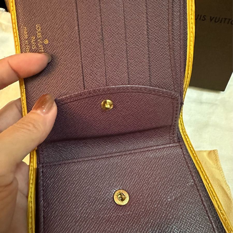 專櫃正品 LOUIS VUITTON EPI 水波紋 黃紫色 短夾-33