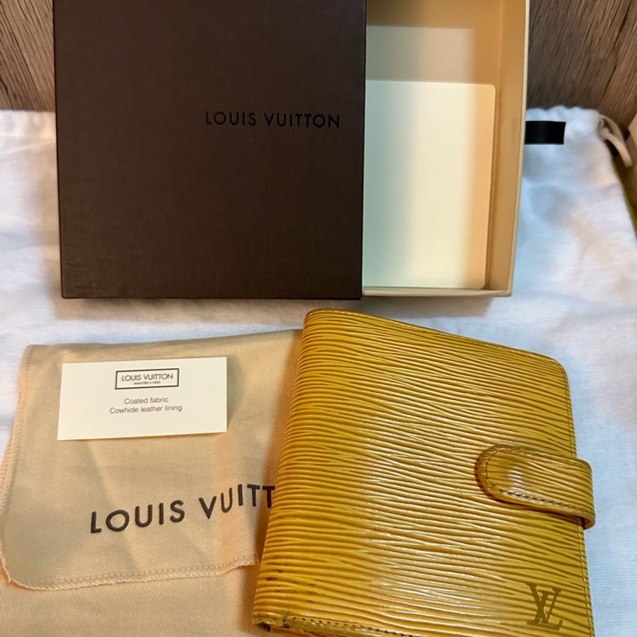 專櫃正品 LOUIS VUITTON EPI 水波紋 黃紫色 短夾-37