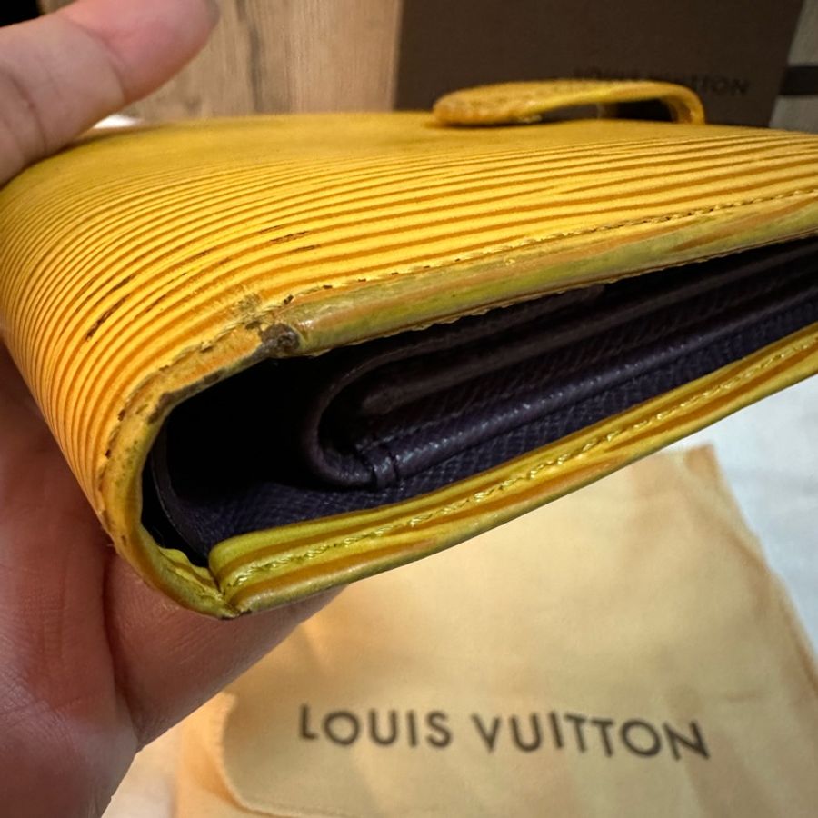 專櫃正品 LOUIS VUITTON EPI 水波紋 黃紫色 短夾-38