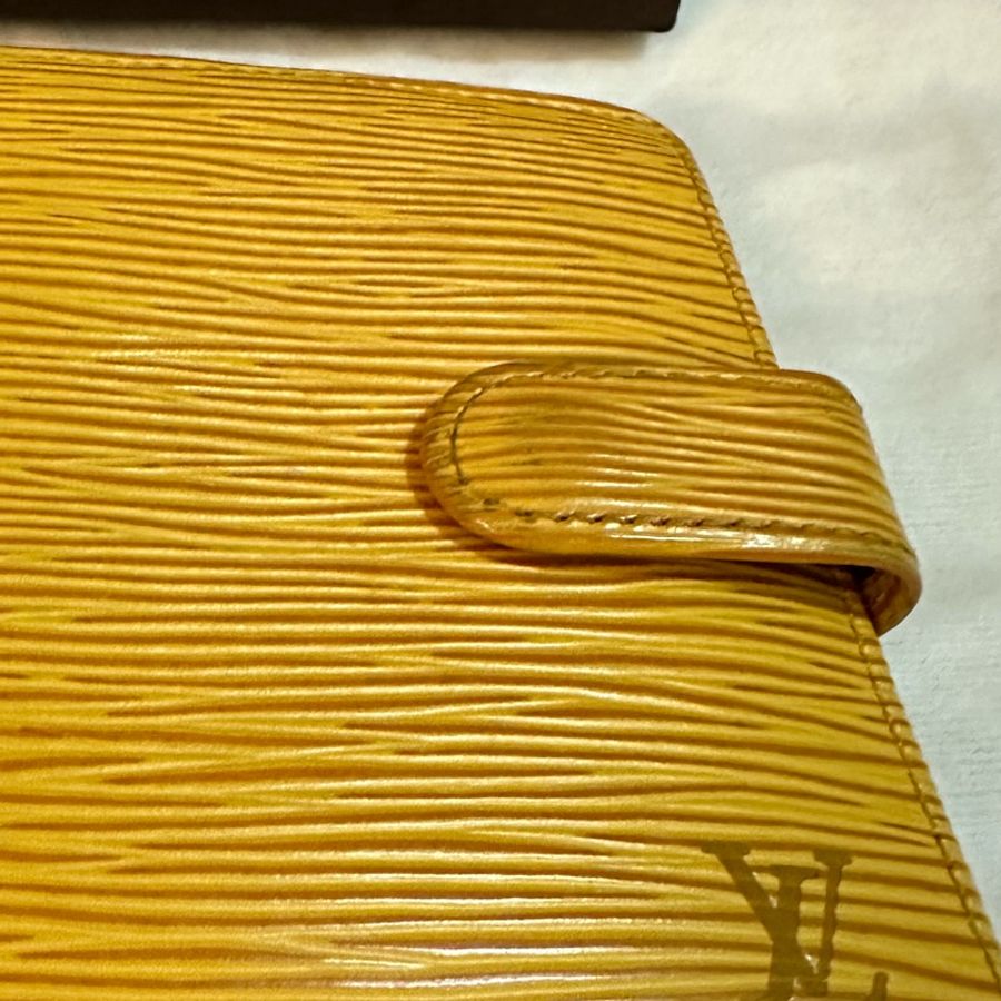 專櫃正品 LOUIS VUITTON EPI 水波紋 黃紫色 短夾-42