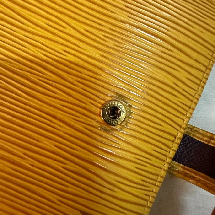專櫃正品 LOUIS VUITTON EPI 水波紋 黃紫色 短夾-46