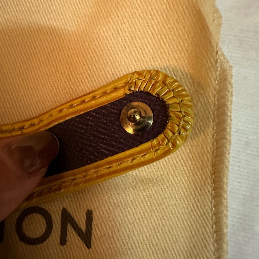 專櫃正品 LOUIS VUITTON EPI 水波紋 黃紫色 短夾-47